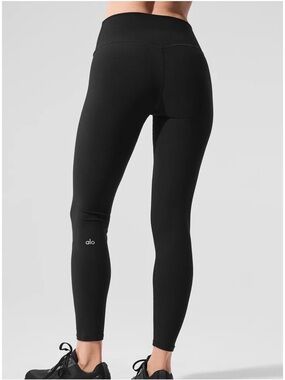 Black ALO yoga leggings